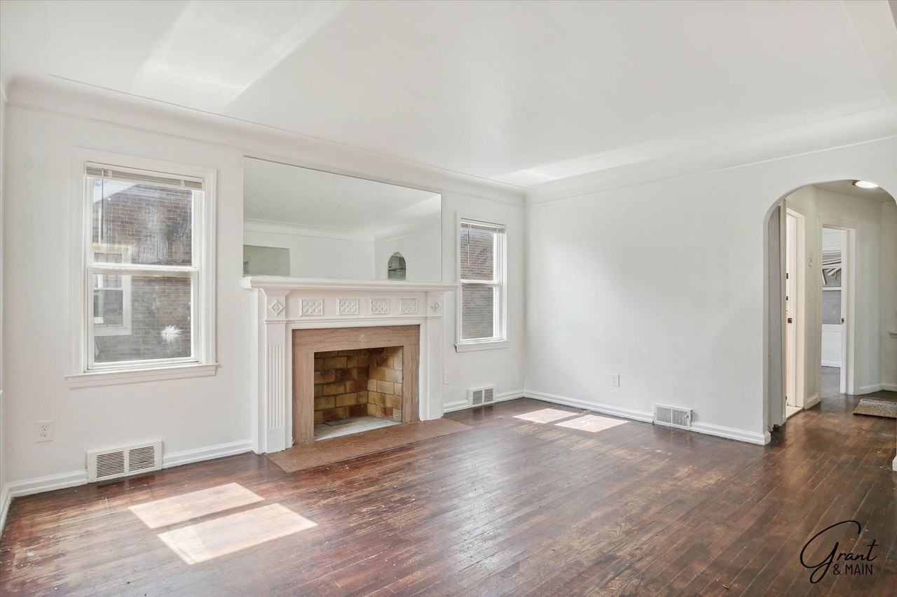 11465 Rossiter St - Photo 4 of 14