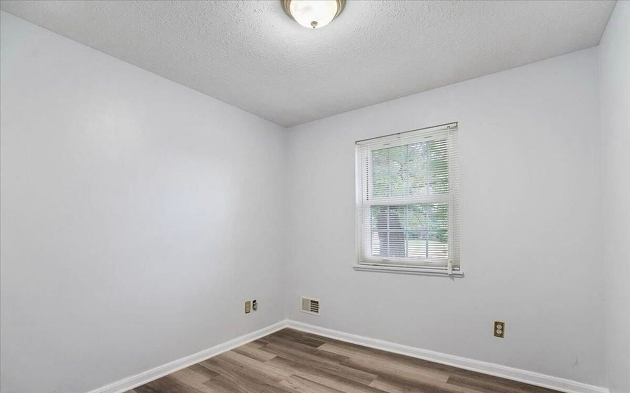 10201 Waycross Ave - Photo 7 of 25