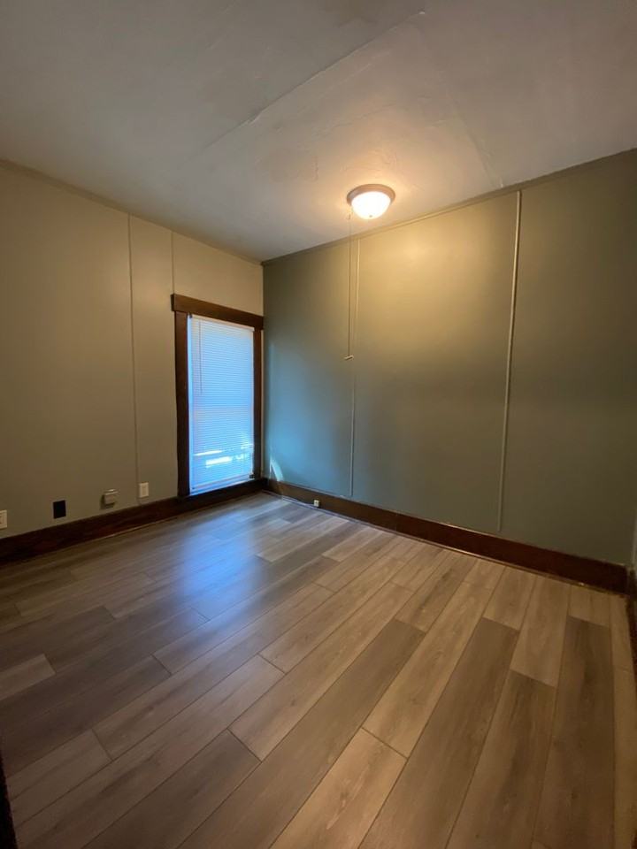 505 Middlebury St - Photo 6 of 10