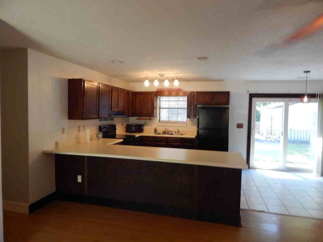 512 Old Mill Rd - Photo 2 of 18