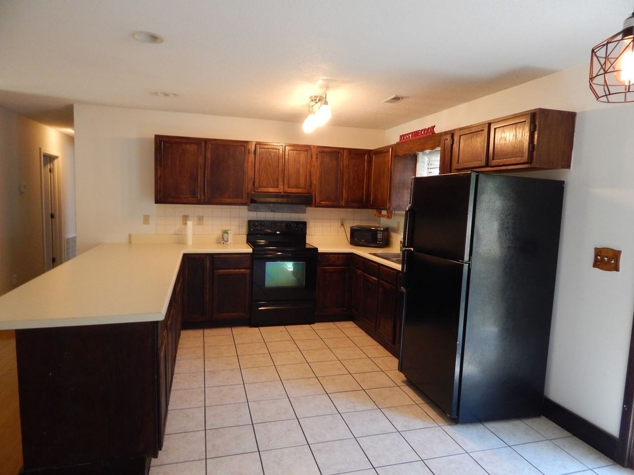 512 Old Mill Rd - Photo 3 of 18