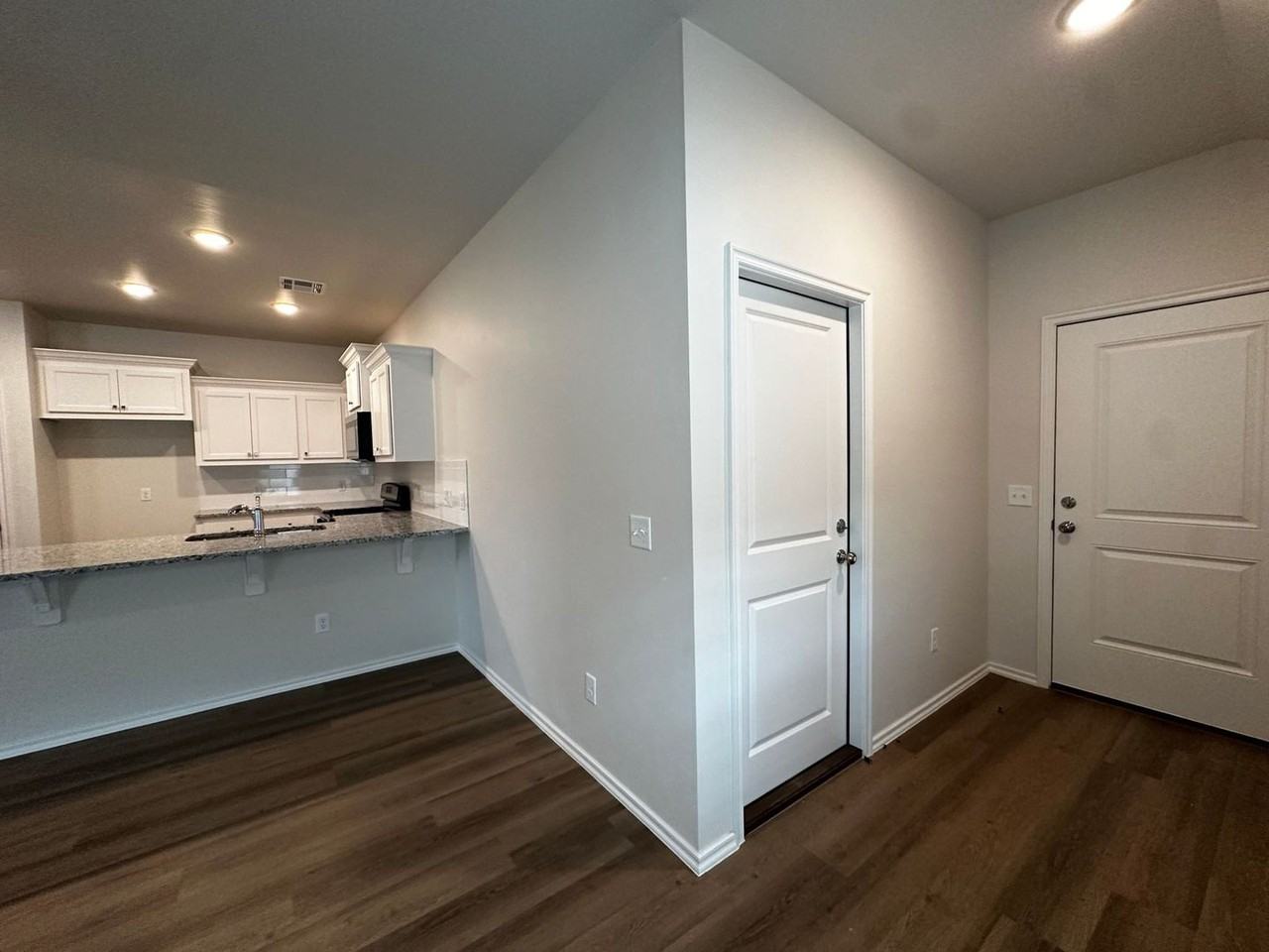 3715 Franks Way - Photo 4 of 17