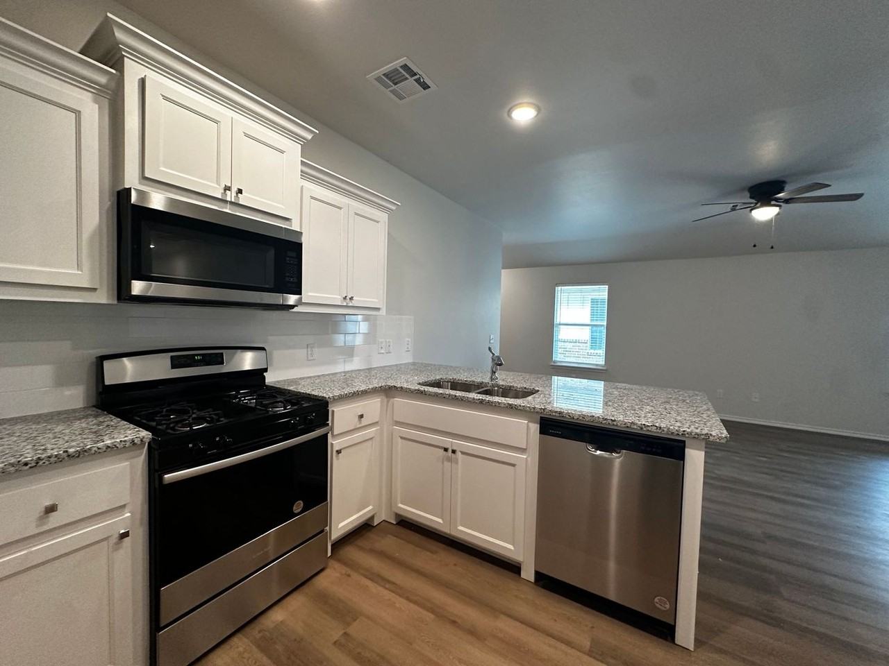 3715 Franks Way - Photo 7 of 17