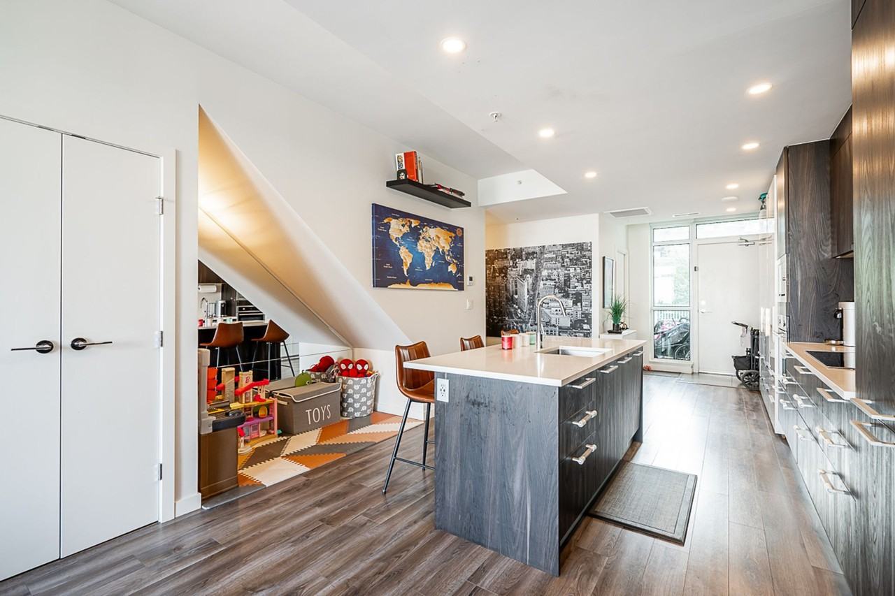 2508 Watson Street #520 - Photo 4 of 24