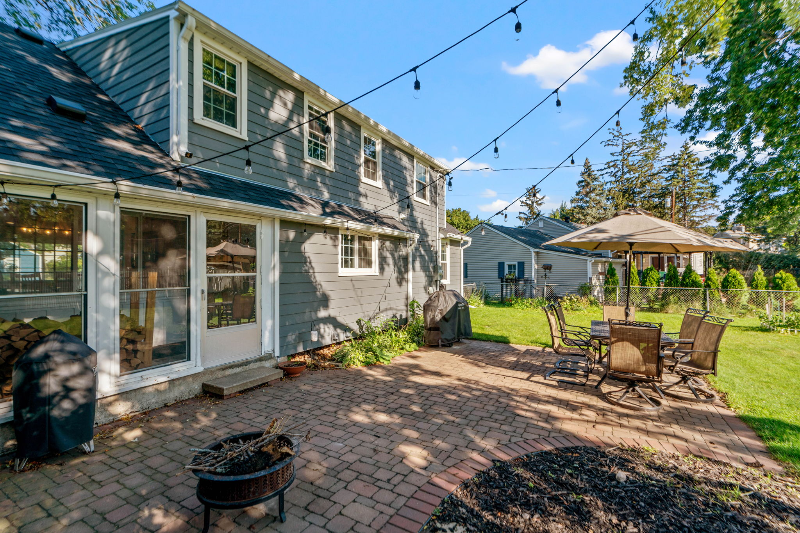 343 Sweet Briar Ln - Photo 3 of 20