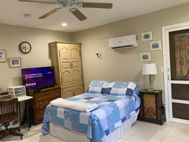 203 Esther St - Photo 2 of 30