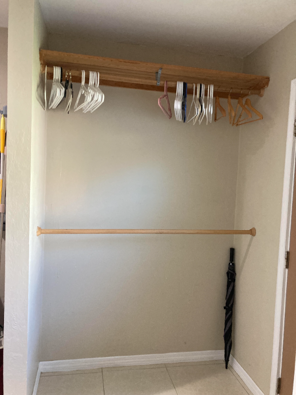 203 Esther St - Photo 4 of 30