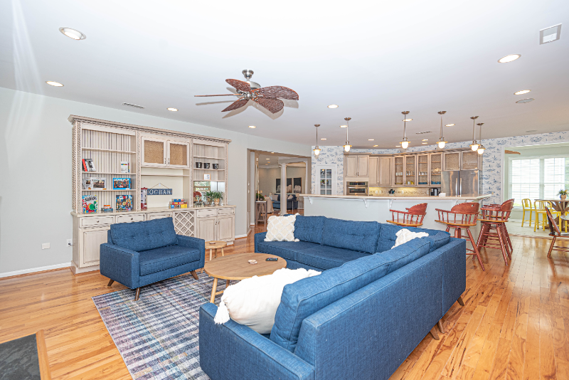 12131 Landings Boulevard - Photo 5 of 17