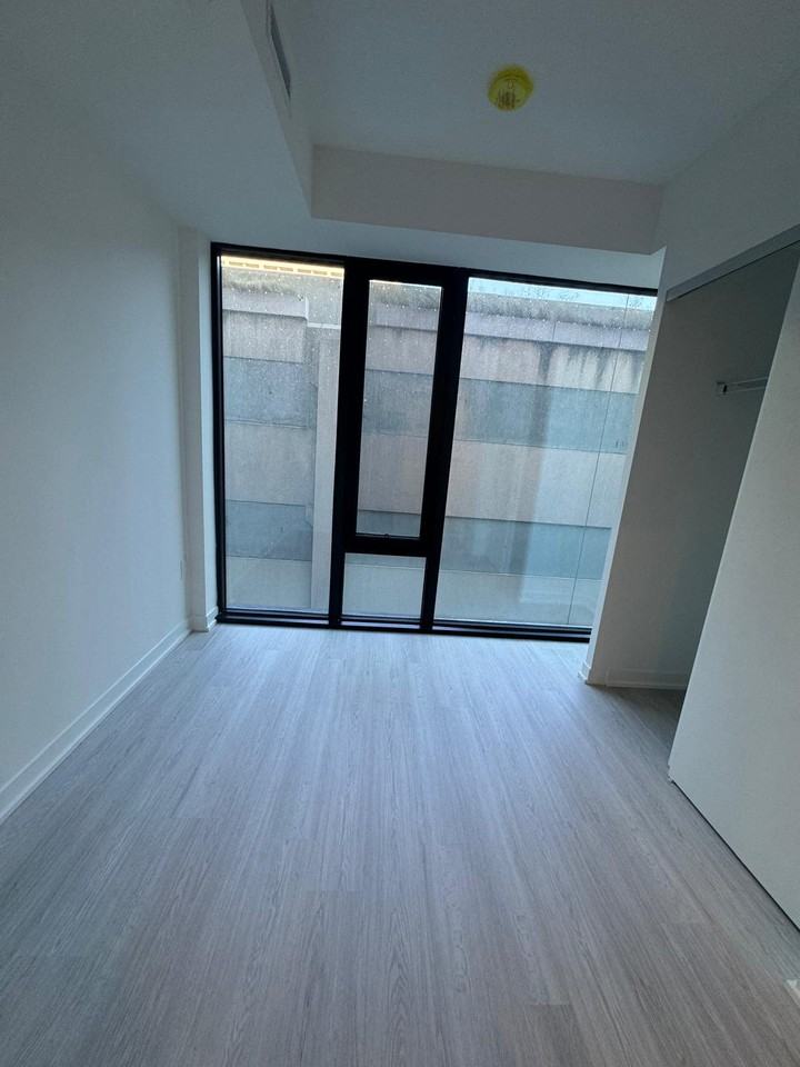 195 McCaul Street #414