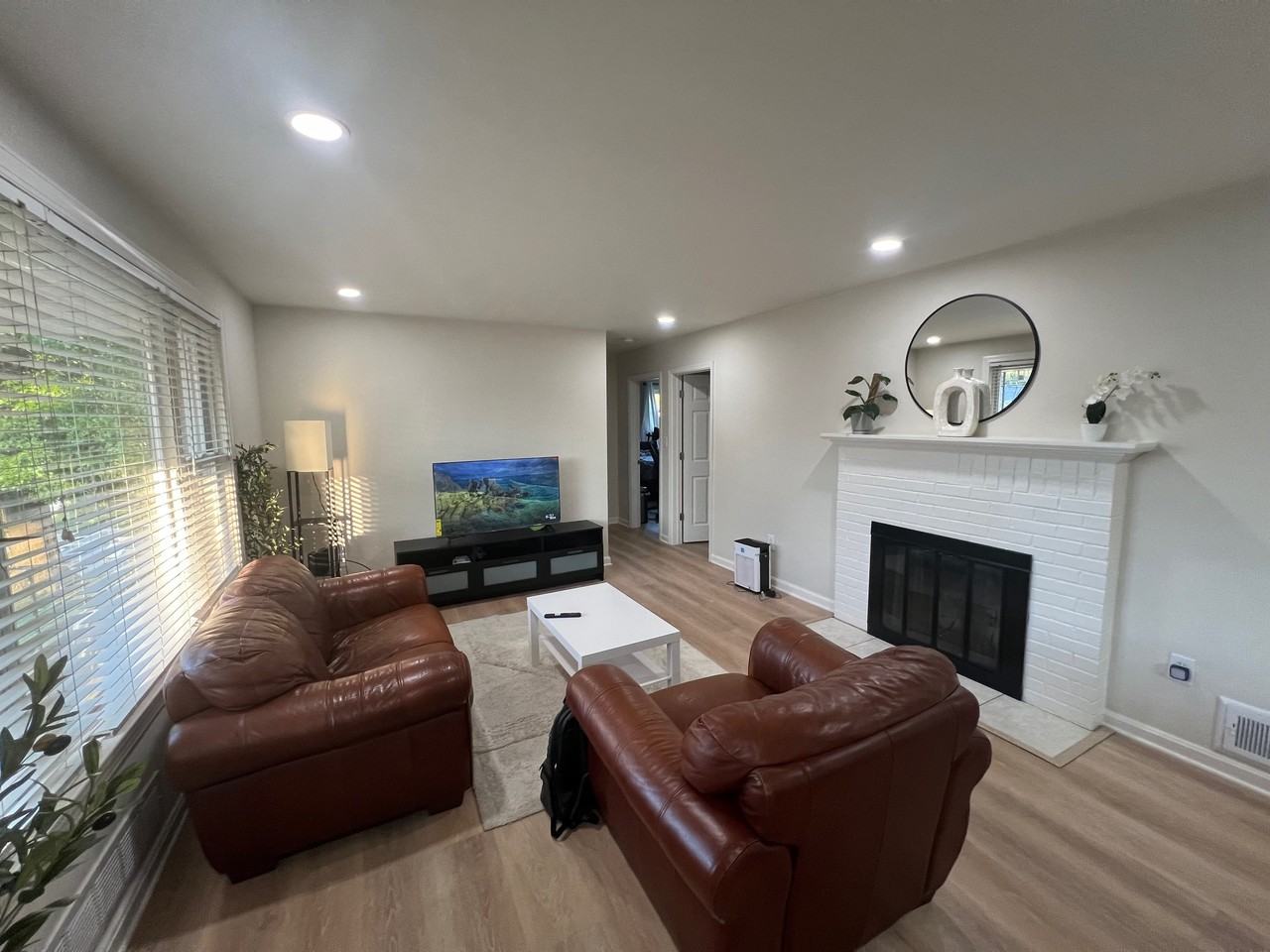 9713 9713 Braddock Road Bedroom 1 #NA - Photo 2 of 11