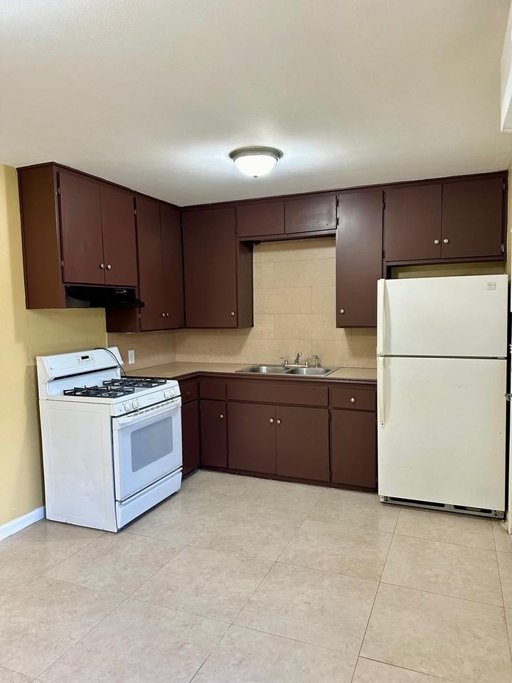 823 S 17th Ave #NA - Photo 2 of 14