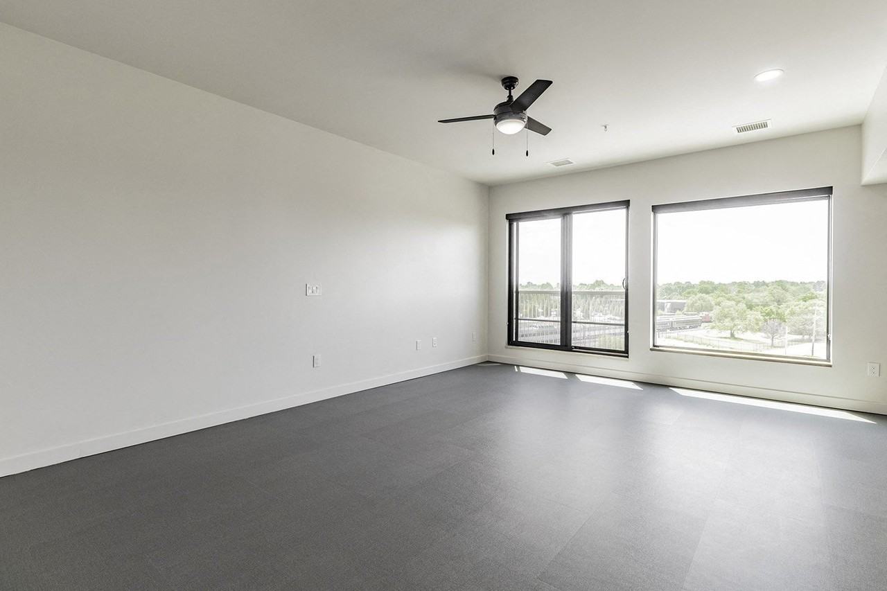 202 Railside - Photo 7 of 36