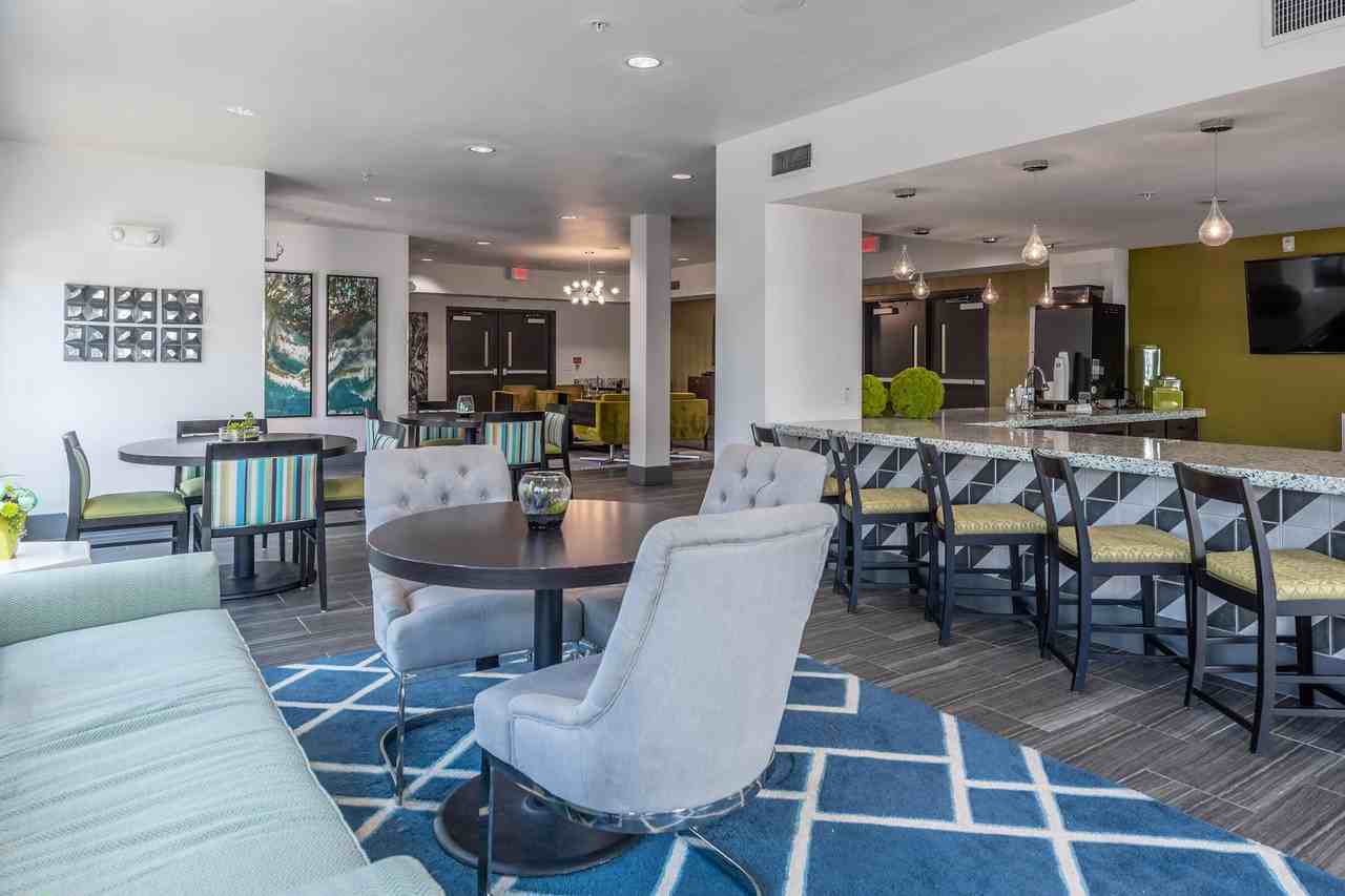 Sunrise by the Park - Photo 4 of 48