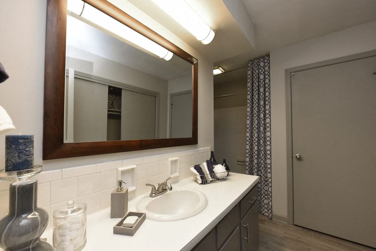 Veridian Castleton - Photo 6 of 17