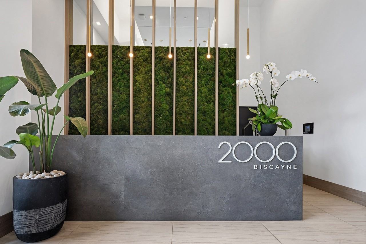 2000 Biscayne - Photo 3 of 13