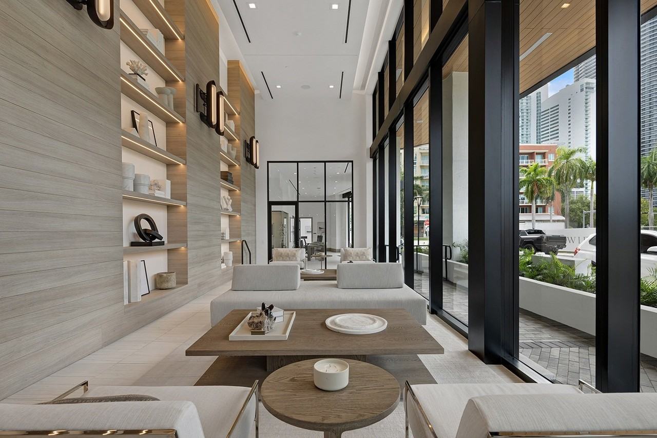 2000 Biscayne - Photo 4 of 13