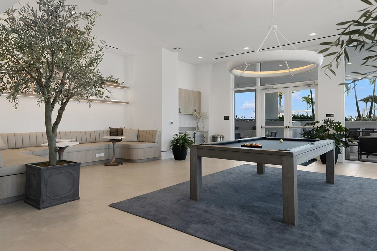 2000 Biscayne - Photo 6 of 13