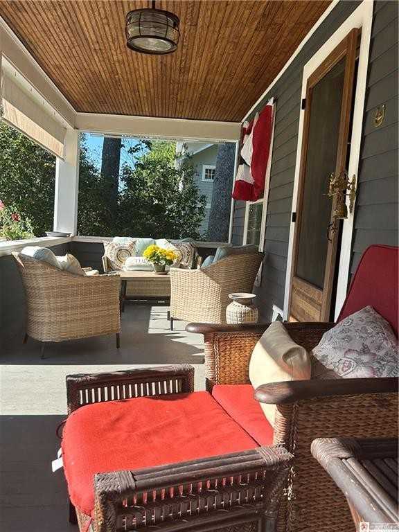 19 Bentley Ave - Photo 3 of 18