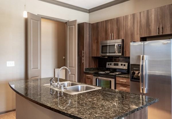 The Metro - Photo 3 of 29