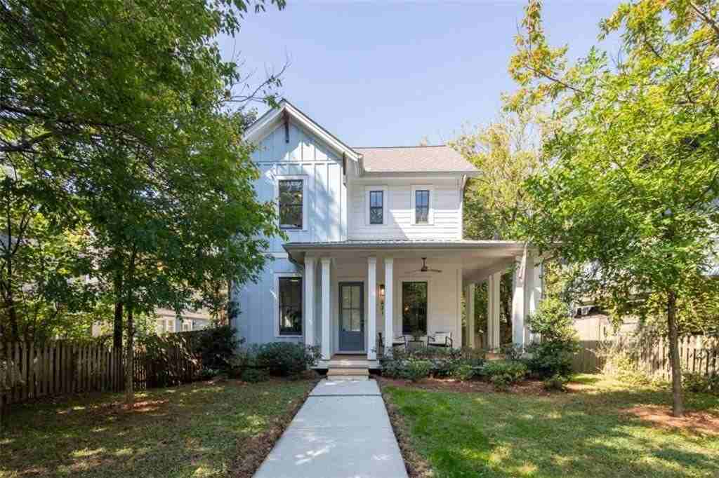 621 Moreland Ave Se - Photo 2 of 17