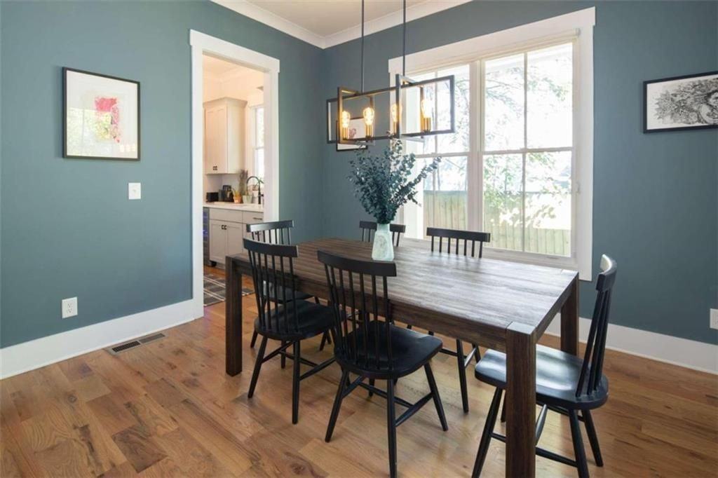 621 Moreland Ave Se - Photo 3 of 17