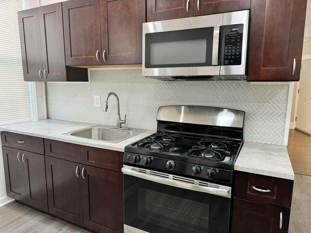 446 N 11th St ##1r - Photo 3 of 4