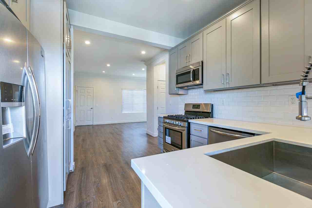 2914 9th Avenue #B - Photo 3 of 13