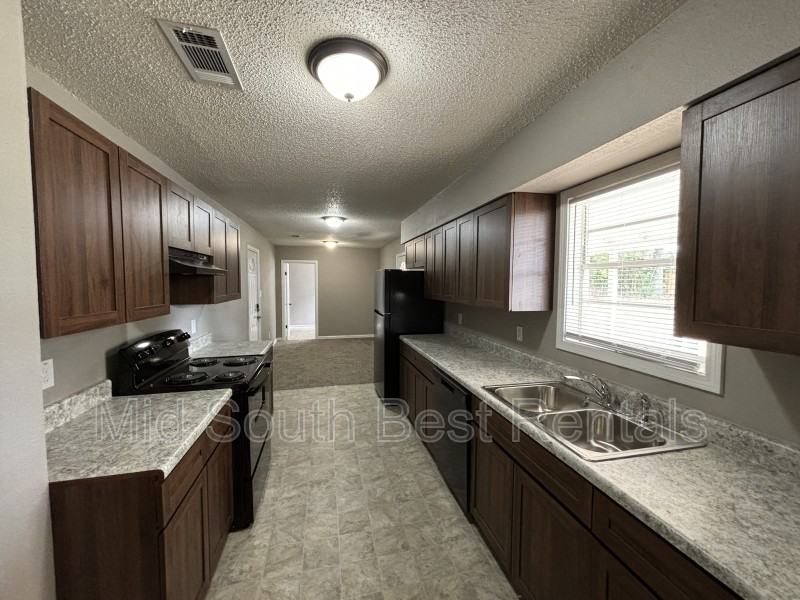 8200 Park Ave - Photo 3 of 8