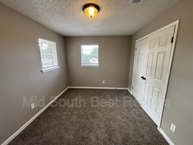 8200 Park Ave - Photo 6 of 8