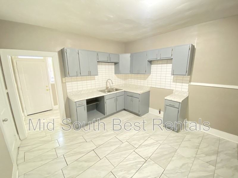 934 N Mcneil St - Photo 3 of 12