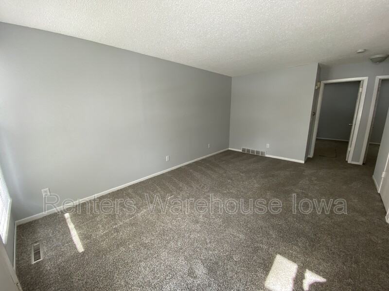 822 Hartford Ave - Photo 4 of 20