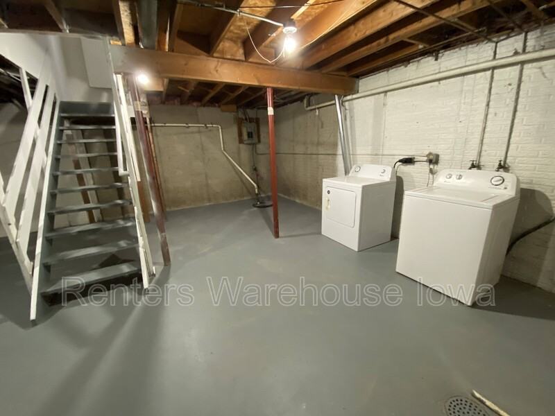 822 Hartford Ave - Photo 6 of 20