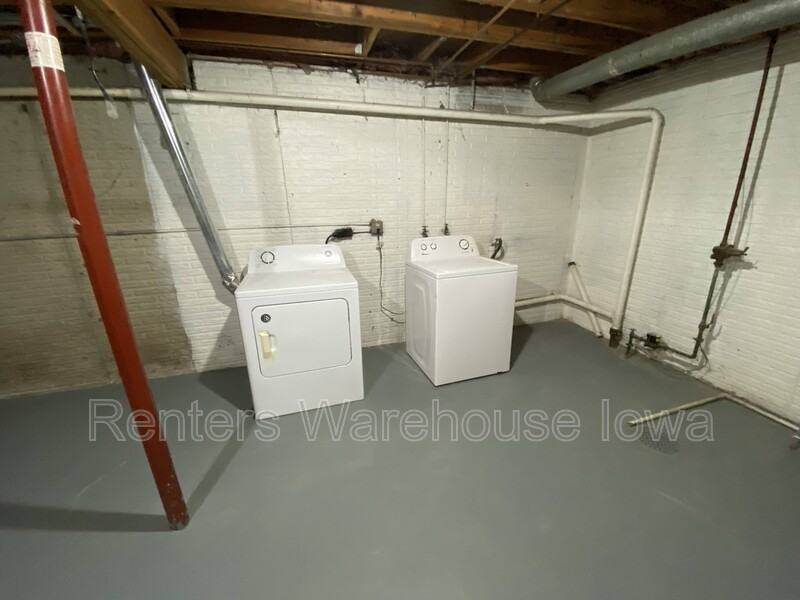 822 Hartford Ave - Photo 5 of 20