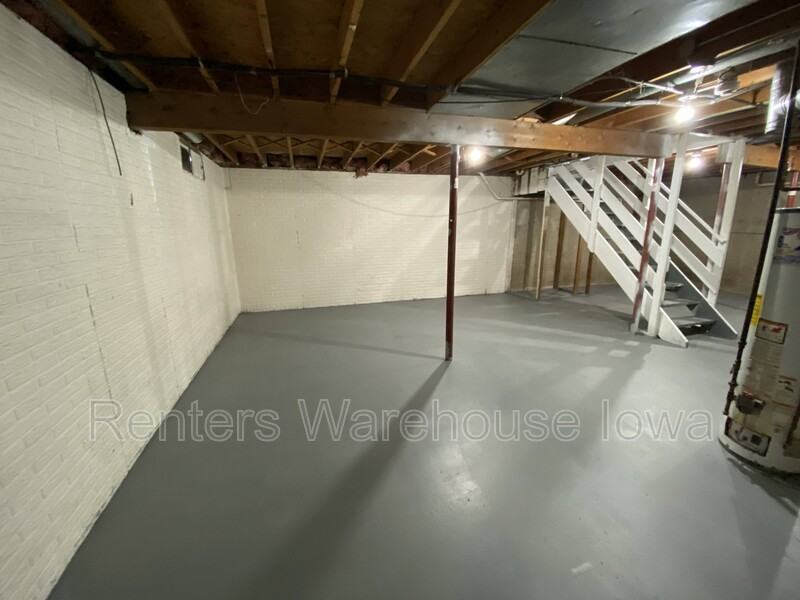 822 Hartford Ave - Photo 7 of 20