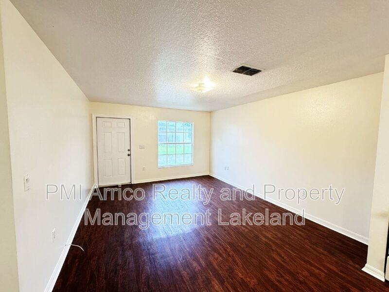 842 Fox Lake Dr - Photo 3 of 12