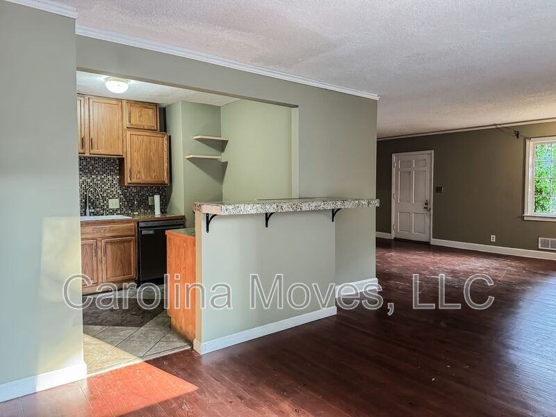 2 Garraux St - Photo 5 of 9