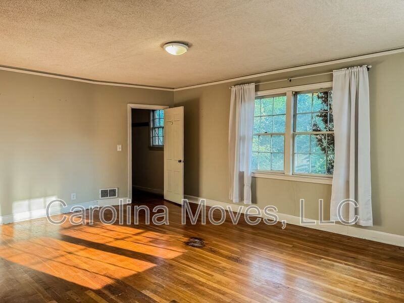 2 Garraux St - Photo 7 of 9