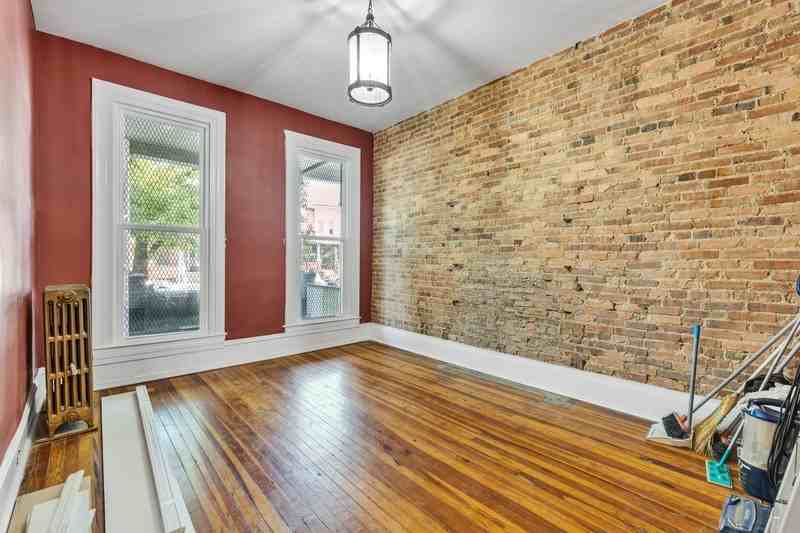 313 E 25th St - Photo 3 of 23