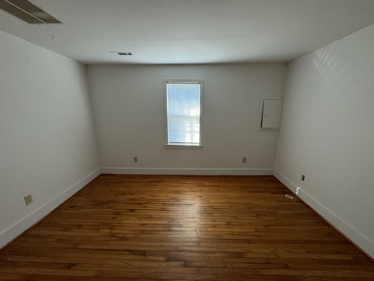 310-D Winston Street - Photo 2 of 6