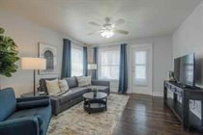 3833 Central St - Photo 2 of 17