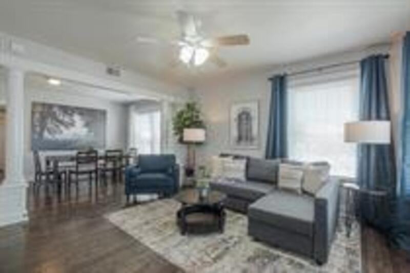 3833 Central St - Photo 4 of 17