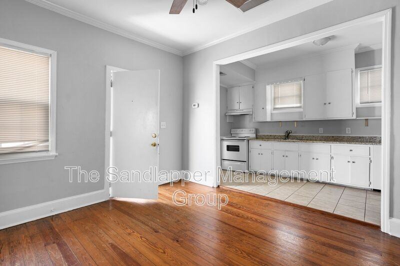 422 Race St - Photo 3 of 11