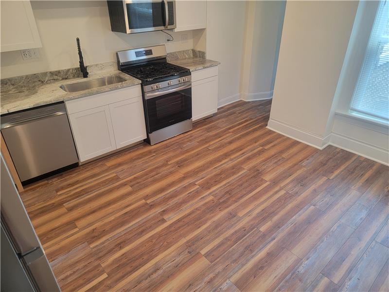 1038 S Ohio Ave - Photo 3 of 10