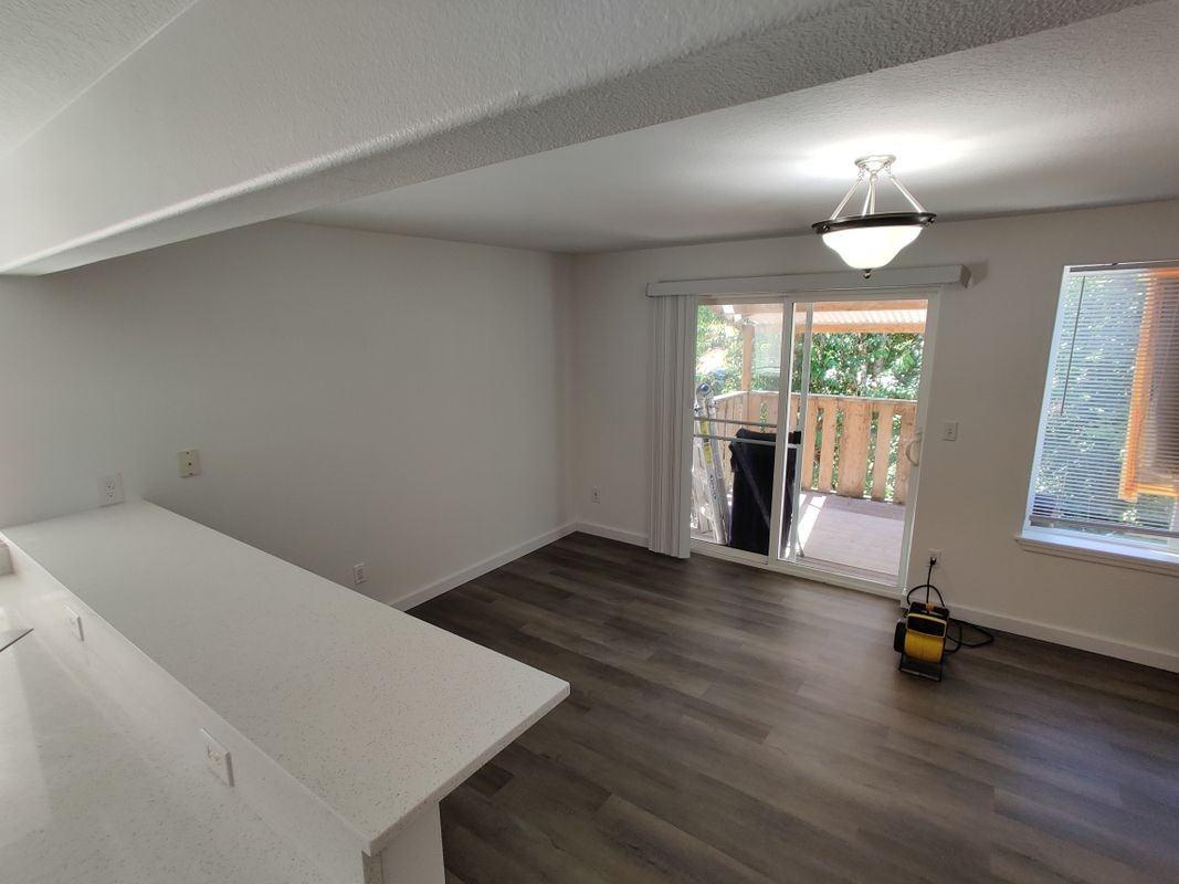 5804 Ne 135th Ave - Photo 3 of 9