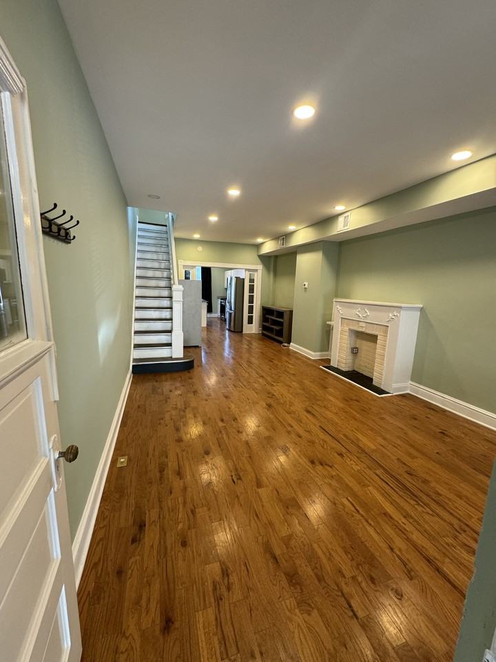 809 N Luzerne Ave - Photo 3 of 14