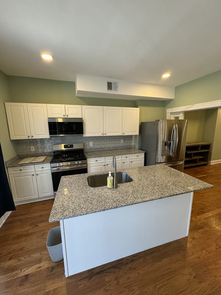 809 N Luzerne Ave - Photo 6 of 14