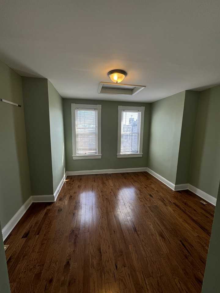 809 N Luzerne Ave - Photo 7 of 14