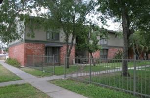 featured image of 502 E Davis St #4