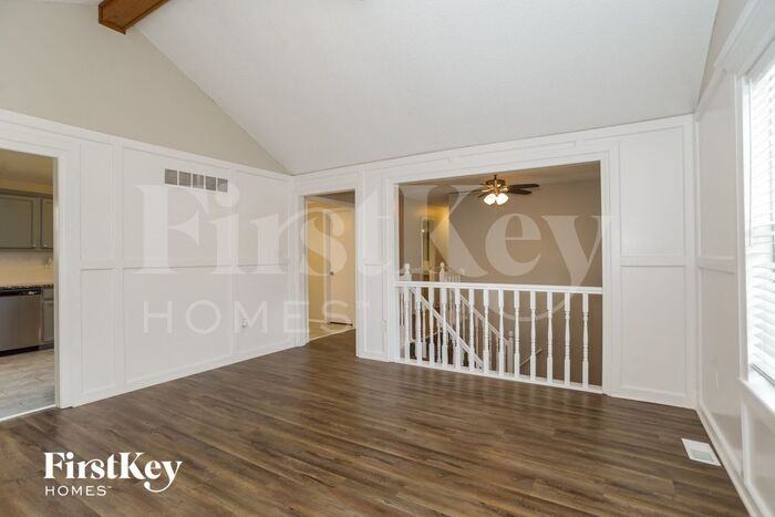 7931 Nw 74th Ct - Photo 3 of 15