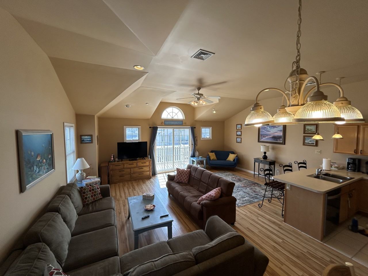 135 E Spencer Ave #202 - Photo 2 of 25